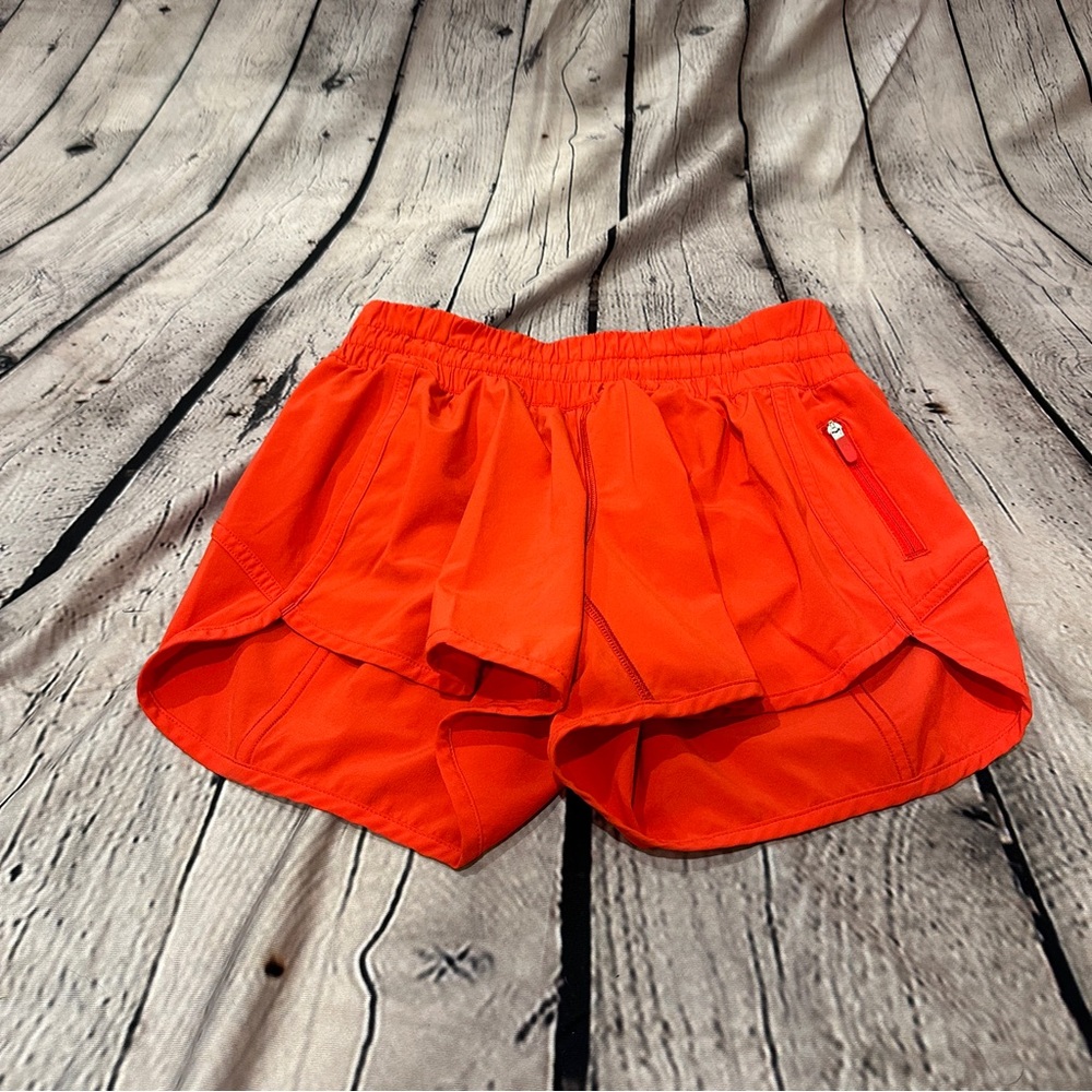 Lululemon Tracker Low Rise Lined Short 2.5 inches